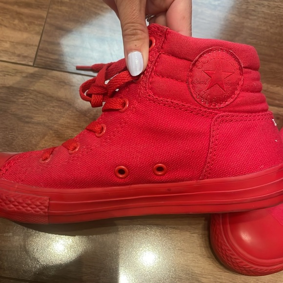 Chuck Taylor All Star Hi Sneaker in Red size 35- worn ONCE ! Like NEW - Picture 2 of 7
